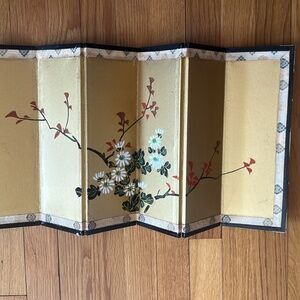 Japanese style foldable screen